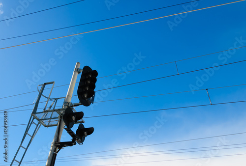 Traffic Light in the Blue Sky_信号機と青空
