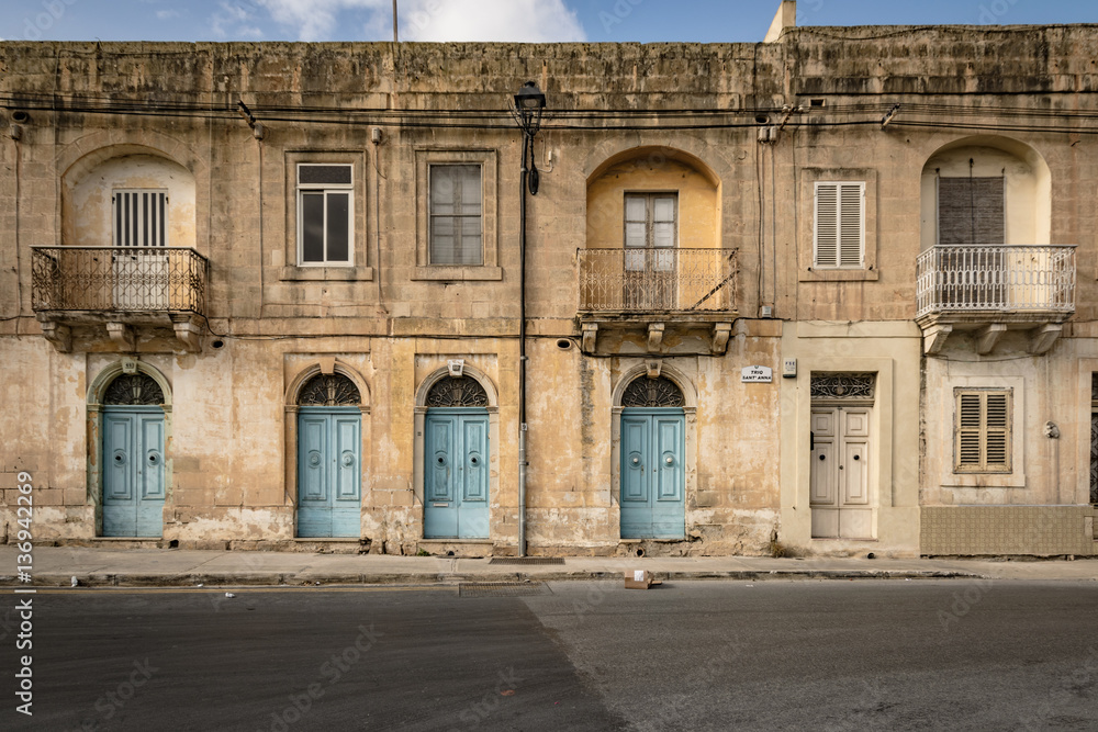 Malta doors