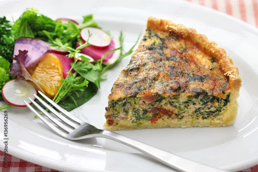 homemade spinach bacon quiche, florentine quiche, french food homemade spinach bacon quiche, florentine quiche, french food