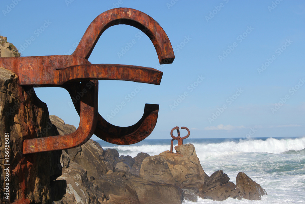 Fototapeta premium Grzebień Wiatru San Sebastián