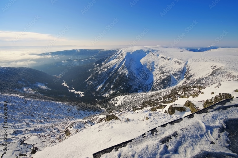 Schneekoppe Aussicht im Winter - view from mountain Sniezka in winter