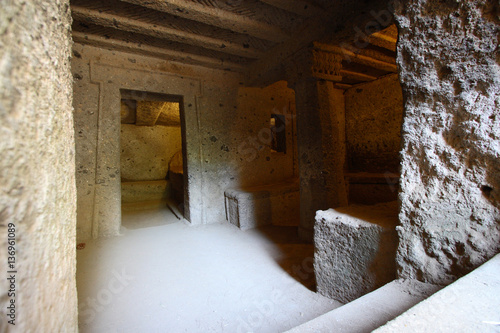 cerveteri necropoli della banditaccia etrusca scavi tombe a cumulo