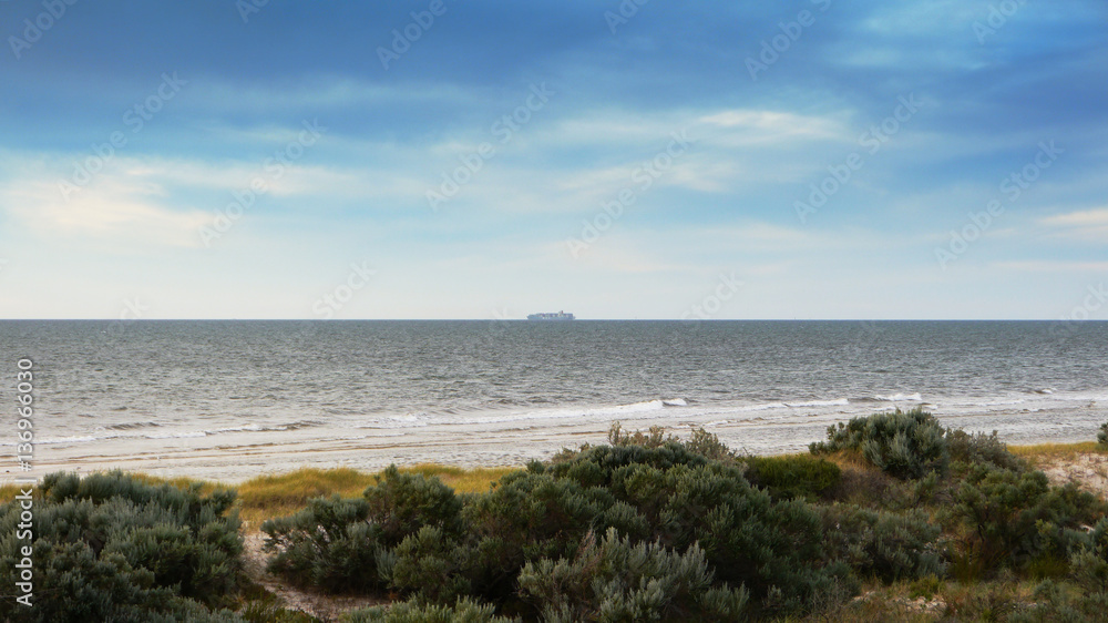 Fototapeta premium sunset over the Pacific Ocean coast of Australia in Adelaide