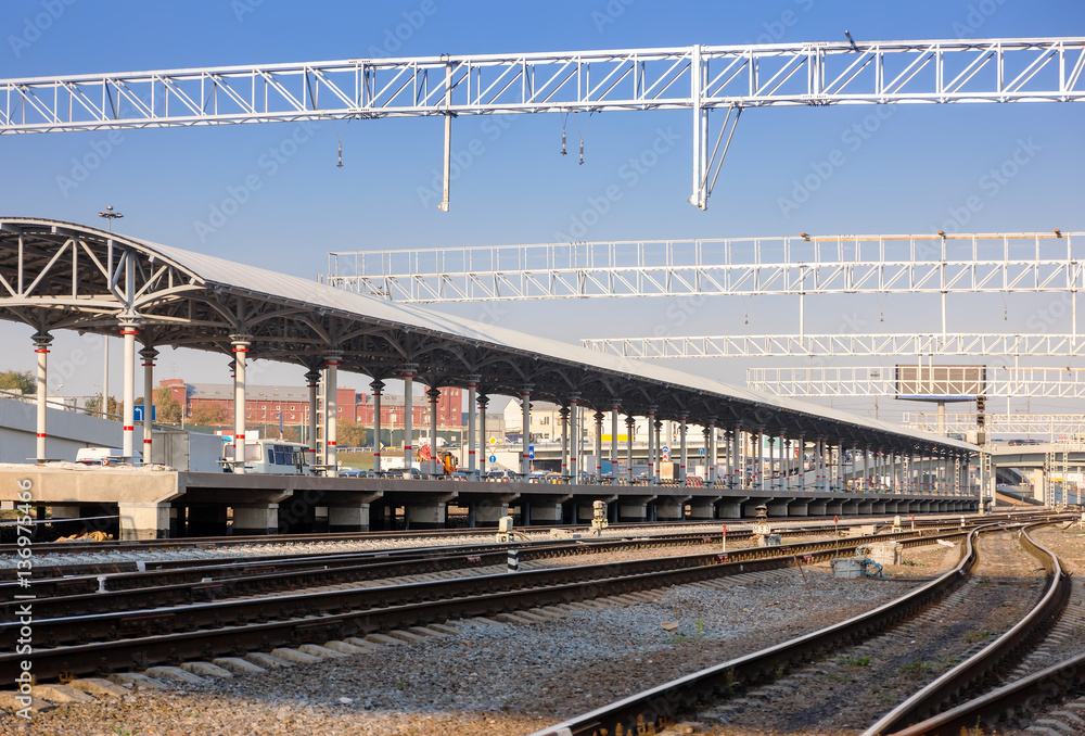 Naklejka premium Platform with railway tracks
