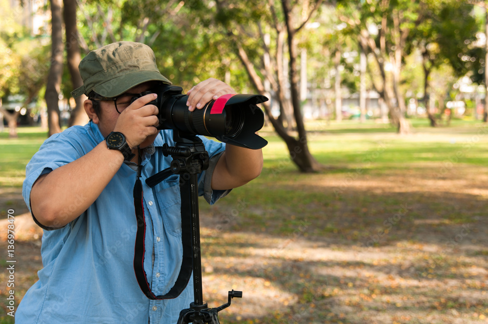 young man adventure photography shutter lens telephoto of nature young man adventure photography shutter lens telephoto of nature