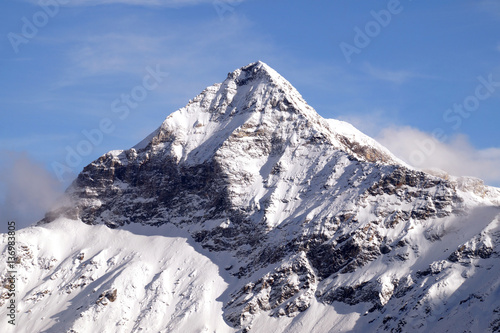 Paesaggio alta montagna con vista orientale Piz Combul dalla cima Motta massiccio del Bernina Alpe Palù Chiesa Valmalenco  photo