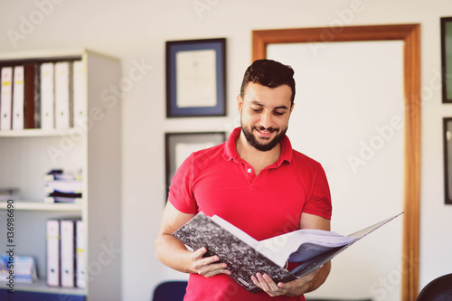 Photos Man working in office