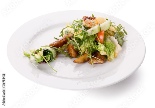 vegetables salad with potatoe fries