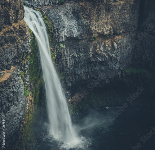 Palouse falls mid