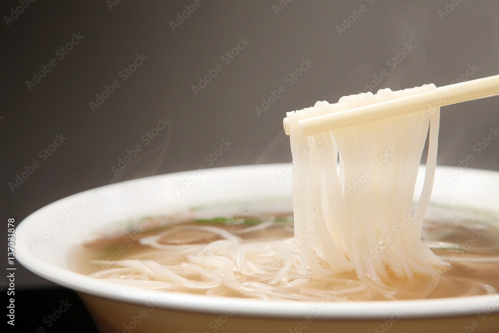 Fresh beef and onion, light and delicious beef rice noodle made of ingredients - obrazy, fototapety, plakaty 