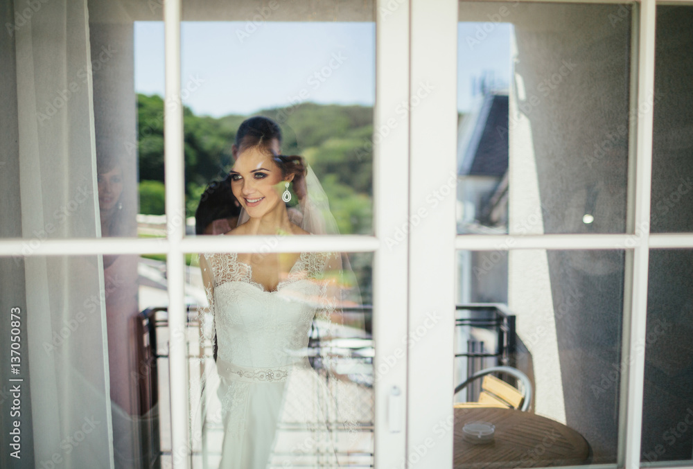The charming bride The charming bride