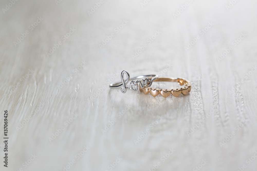 Love rings Love rings
