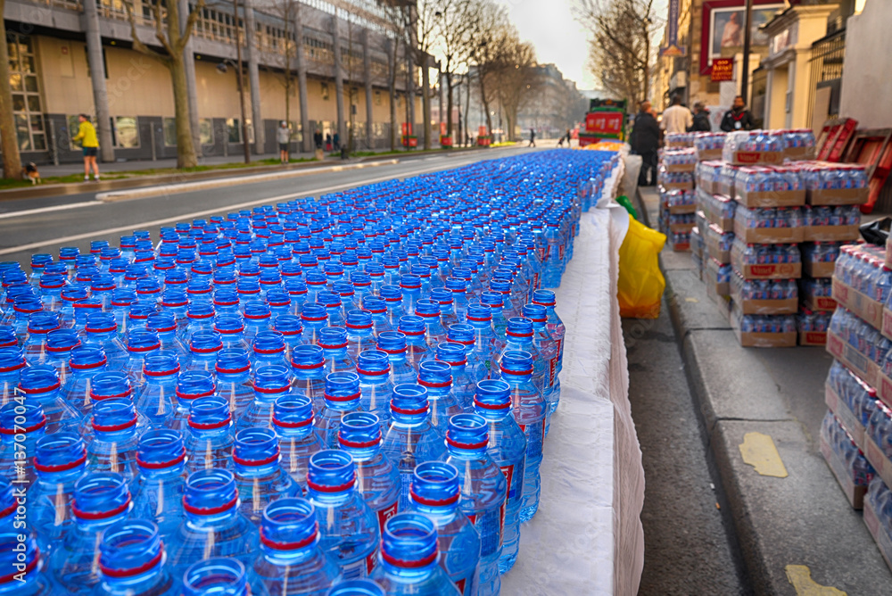Obraz premium Water bottles for marathon runners