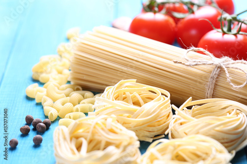 spaghetti and tagliatelle with ingredients