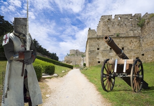 Medieval knight and artille...