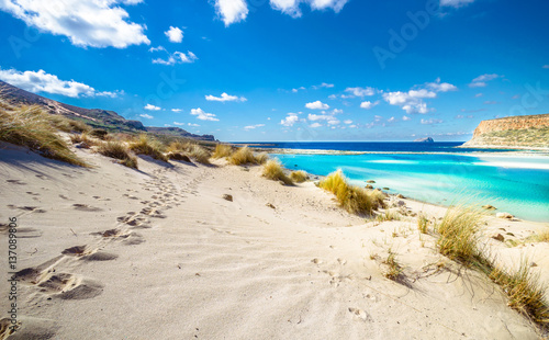 Fototapeta Naklejka Na Ścianę i Meble -  Amazing panorama of Balos Lagoon with magical turquoise waters, lagoons, tropical beaches of pure white sand and Gramvousa island on Crete, Greece