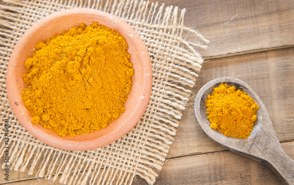 Turmeric powder (Curcuma longa) Turmeric powder (Curcuma longa)