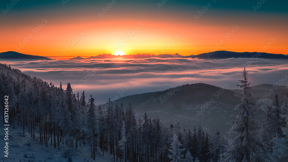 Wschód słońca nad Tatrami, Klimczok - obrazy, fototapety, plakaty 