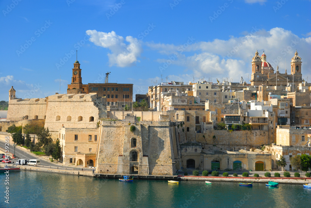Malta, Valetta harbor, The Three Cities; a view to Cospicua from high up in Vittoriosa