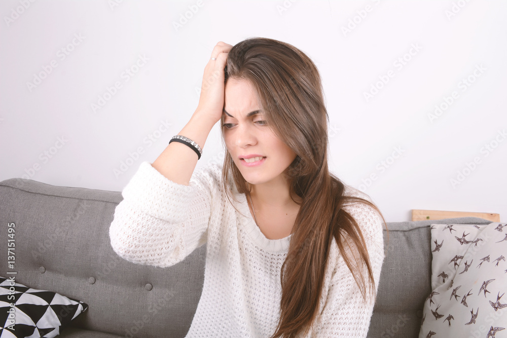 Naklejka premium Young woman worried.