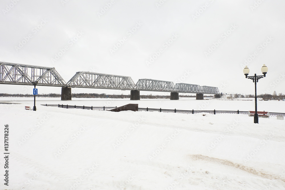 Railway bridge, view from waterfront