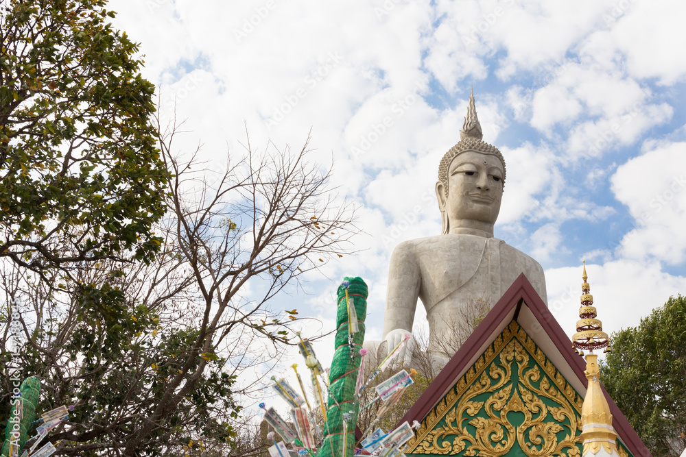 Obraz premium Mukdahan, Thailand - February 10, 2017 : Wat Phu Manarom temple, Mukdahan, Thailand