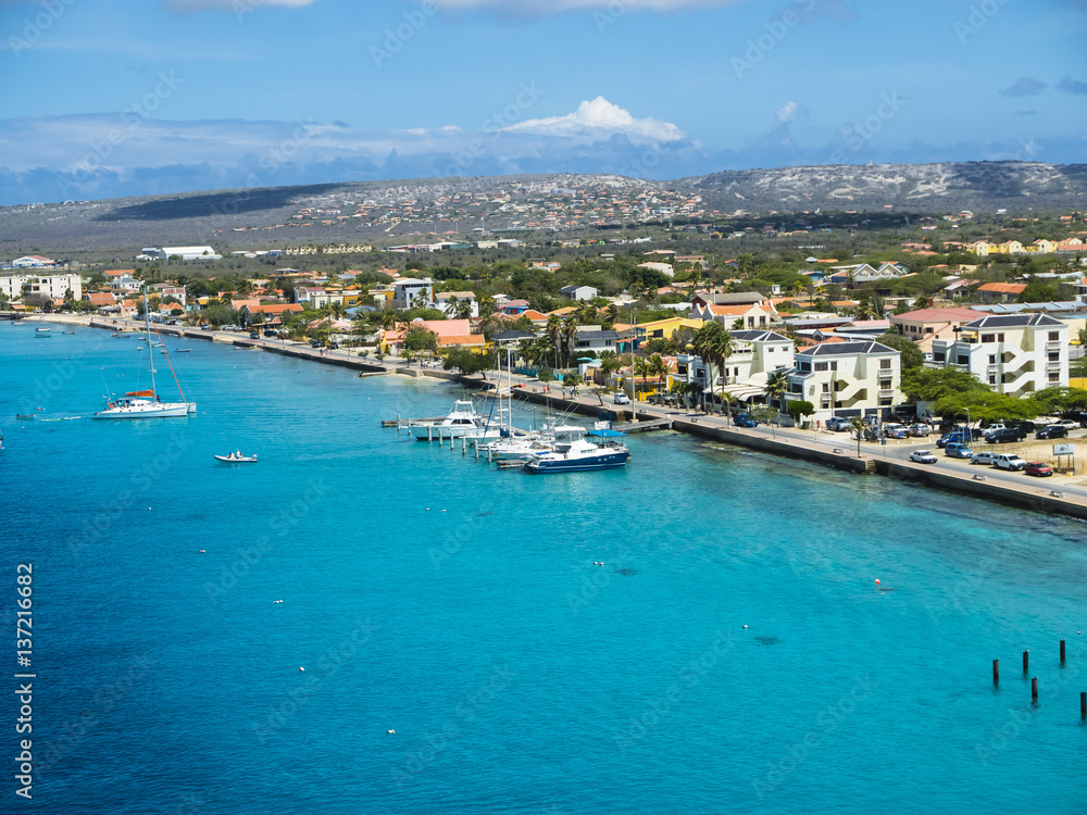 Blick auf die Küste und die Hauptstadt Kralendijk,,  Kralendijk, Niederländische Antillen, Antillen, Insel Bonaire, Bonaire, Karibik