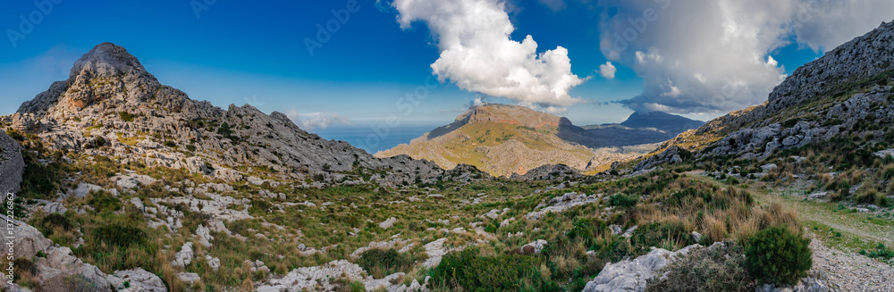 Panorama Aussicht auf Serra de Tramuntana Gebirge Berge Landschaft Mallorca Spanien Panorama Aussicht auf Serra de Tramuntana Gebirge Berge Landschaft Mallorca Spanien