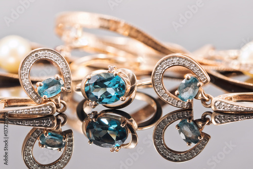 set of gold jewelry with Topaz stones