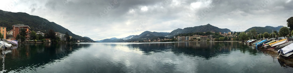 Panorama Ansicht Hafen in Omegna am Orta See