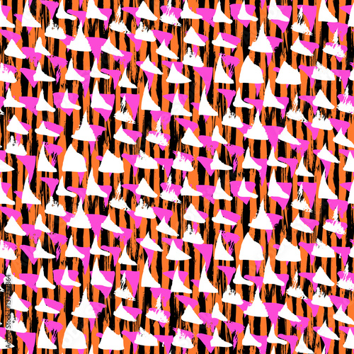 Pattern with short hand drawn strokes