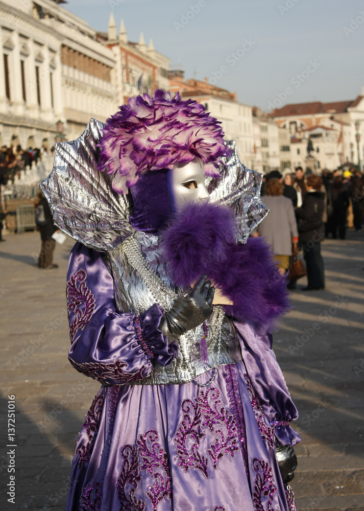 Ventaglio e Maschera in Piazza - Venezia