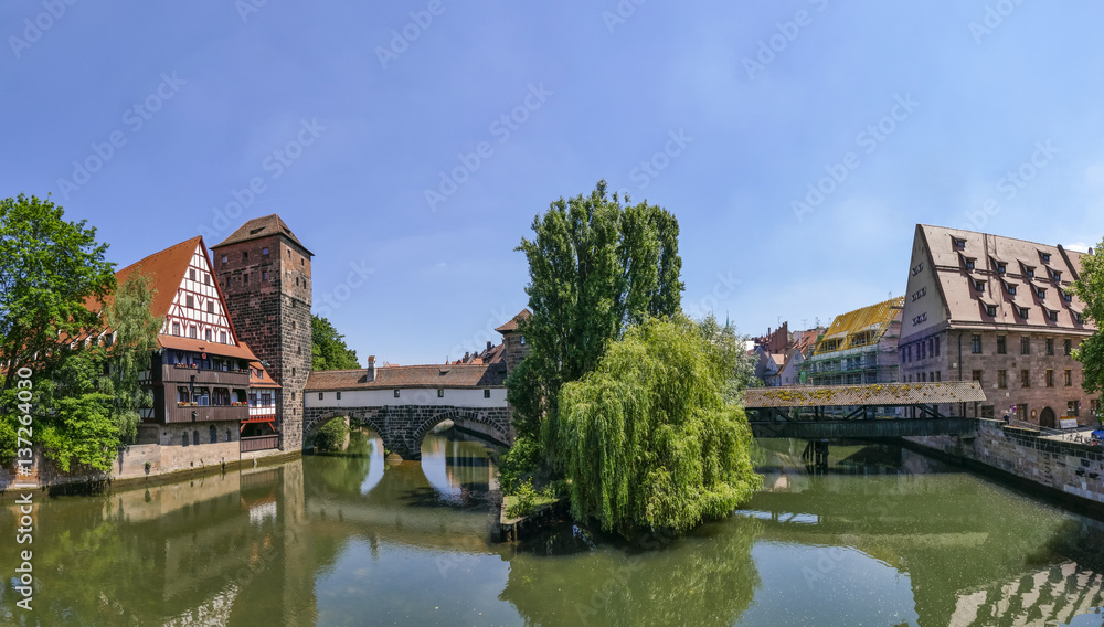 Weinstadel, water tower, Henker- or long bridge, river Pegnitz, historic centre, Nuremberg, Middle Franconia, Franconia, Bavaria, Germany, Europe Weinstadel, water tower, Henker- or long bridge, river Pegnitz, historic centre, Nuremberg, Middle Franconia, Franconia, Bavaria, Germany, Europe
