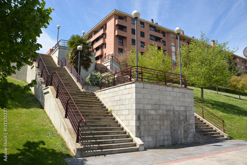 escaleras en un parque de Logroño
