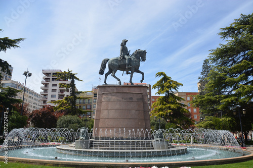 Monumento a Espartero en Logroño photo