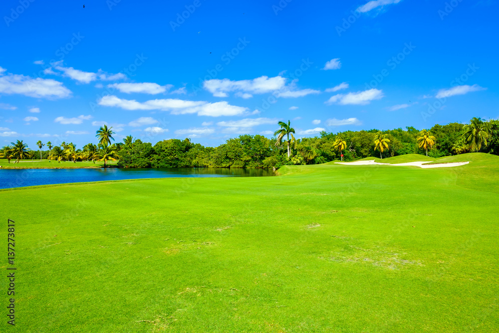 Fototapeta premium Beautiful golf course