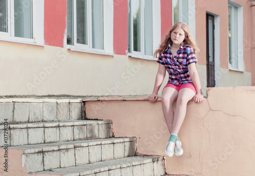 sad teen girls outdoor © Maya Kruchancova