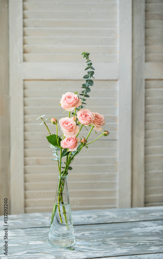 Obraz premium pink roses in the vase