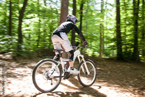 Mountainbiking through the forest