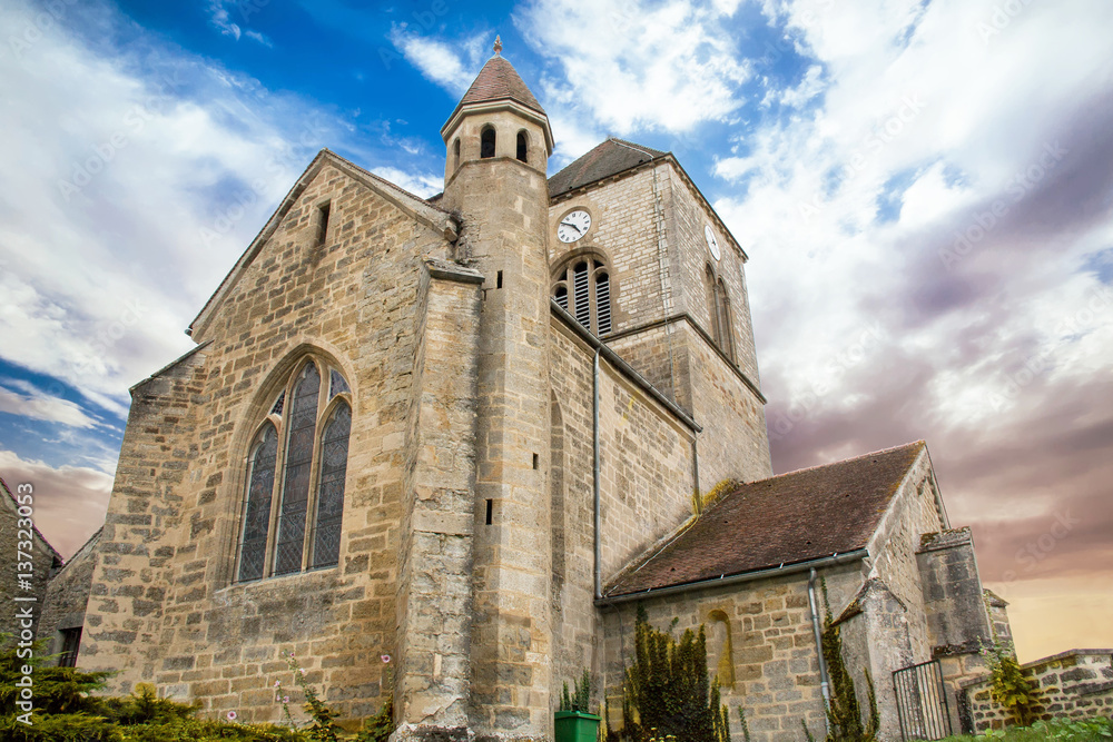 Fototapeta premium Eglise de Vandenesse en Auxois, Côte d'Or, Bourgogne, France