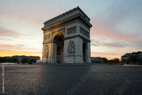 Arc de Triomphe and Champs Elysees, Landmarks in center of Paris, at sunset. Paris, France © ake1150
