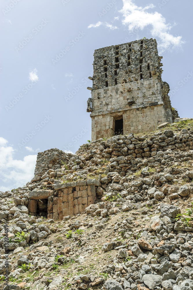 Fototapeta premium sight of the pyramid of the Mayan archaeological enclosure of Labna in Yucatan, Mexico.