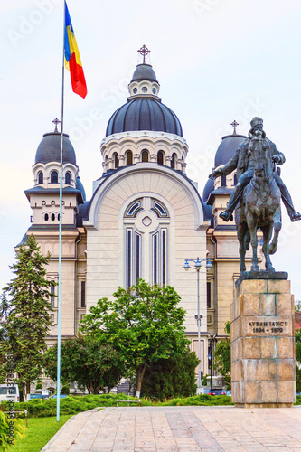 Tapet Targu mures romania old town, orthodox cathedral, avram iancu statue with horse