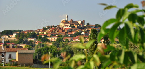 Valokuva Blick auf das malerische Asti im Piemont
