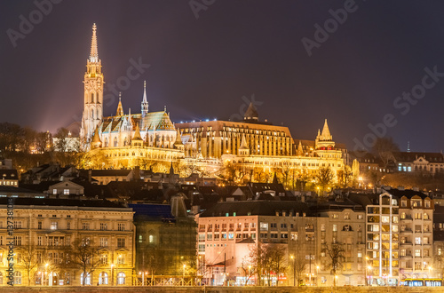 Night view of the Budapest, Hungary © alesinya7