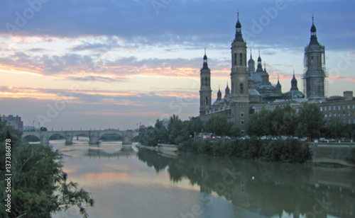 .el rio ebro a su paso por zaragoza