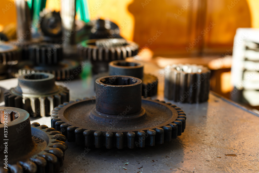 Old diesel engine and spare parts the old machine repair auto parts Old diesel engine and spare parts the old machine repair auto parts