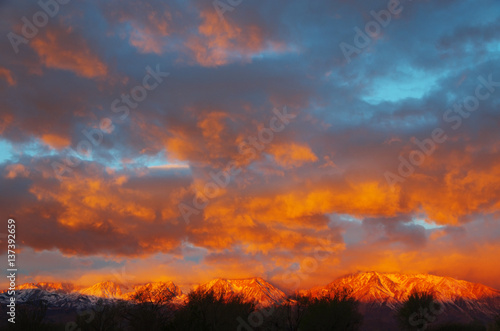 sierra mountain sunrise © Tom