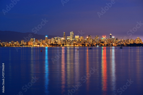 Vancouver at night © rabbit75_fot