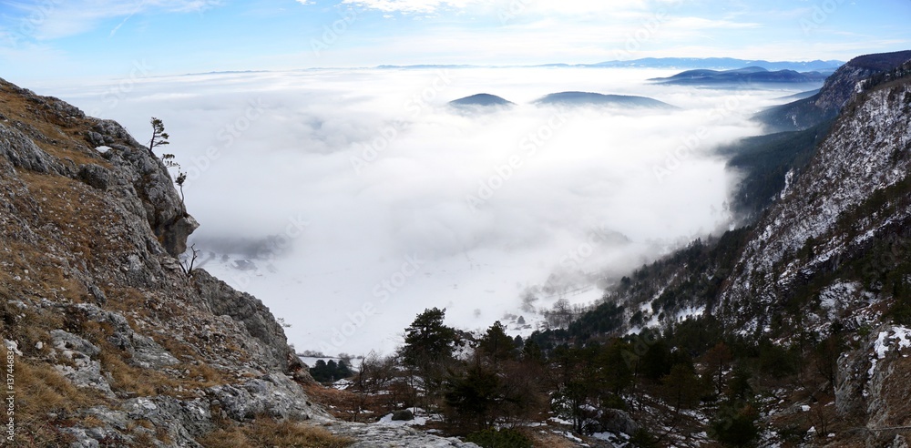 Panorama Über den Wolken auf Gipfel in den Alpen